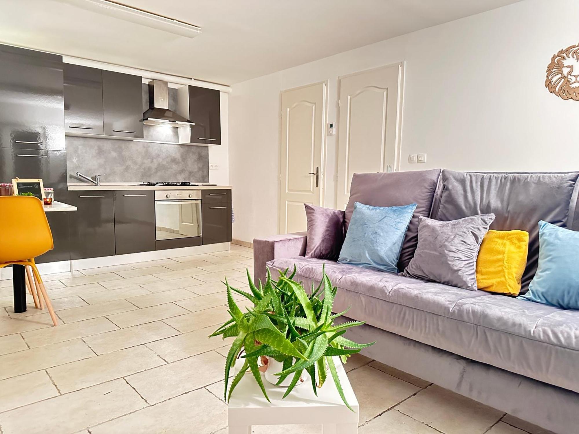 Appartement T2 Au Rez De Chaussee Dans Propriete Privee, Au Bord De L'eau A 15 Minutes De Nancy